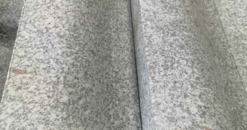 雅安芙蓉白S型拉丝面路沿石