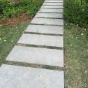 雅安 芝麻黑小区踏步、汀步石铺装效果
