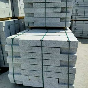 雅安 芙蓉白花岗岩路沿石、平石尺寸标准，色泽均匀