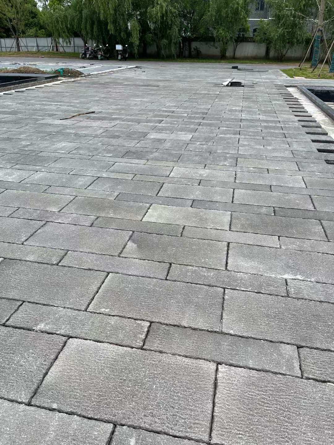 雅安 工地仿古石铺装现场实拍