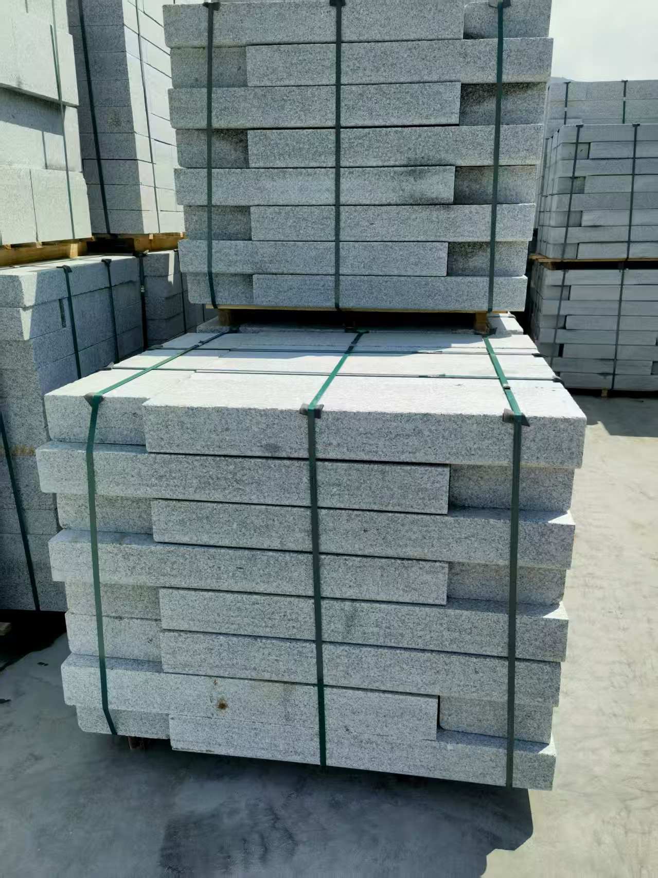 雅安 芙蓉白花岗岩路沿石、平石尺寸标准，色泽均匀