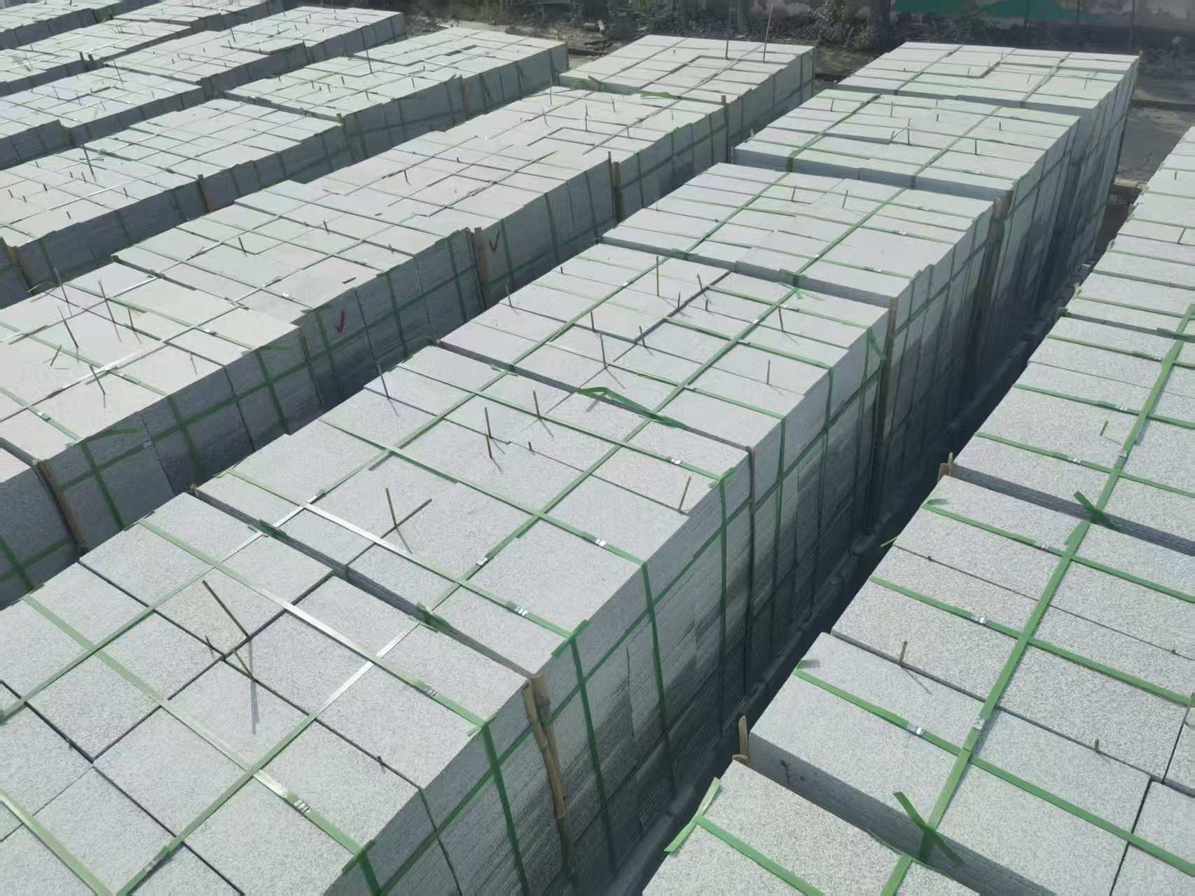 雅安 芝麻白1.8公分火烧300*600地铺，清仓大甩卖