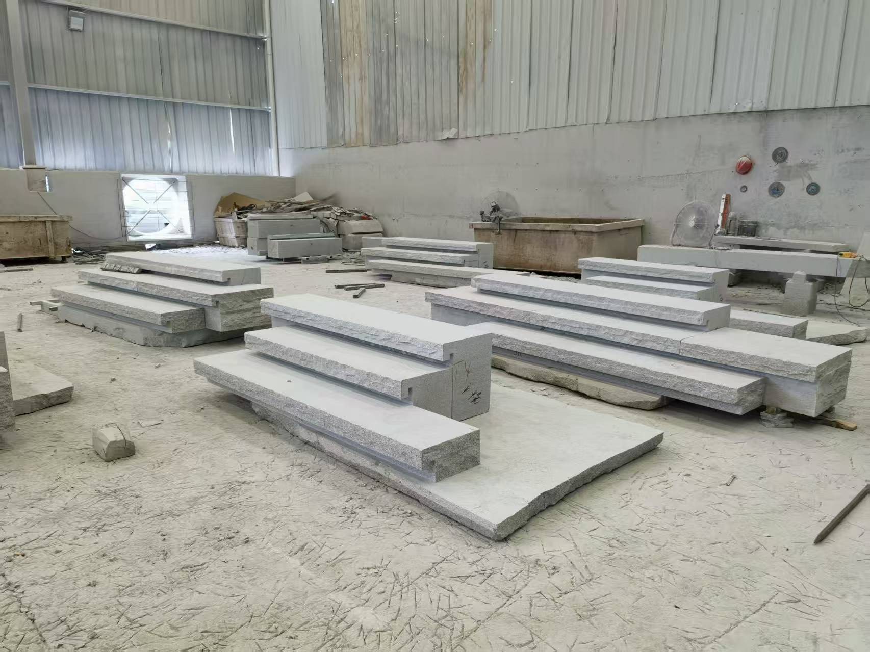 雅安 整石台阶（大面火烧+侧面自然面），出货前厂内拼装