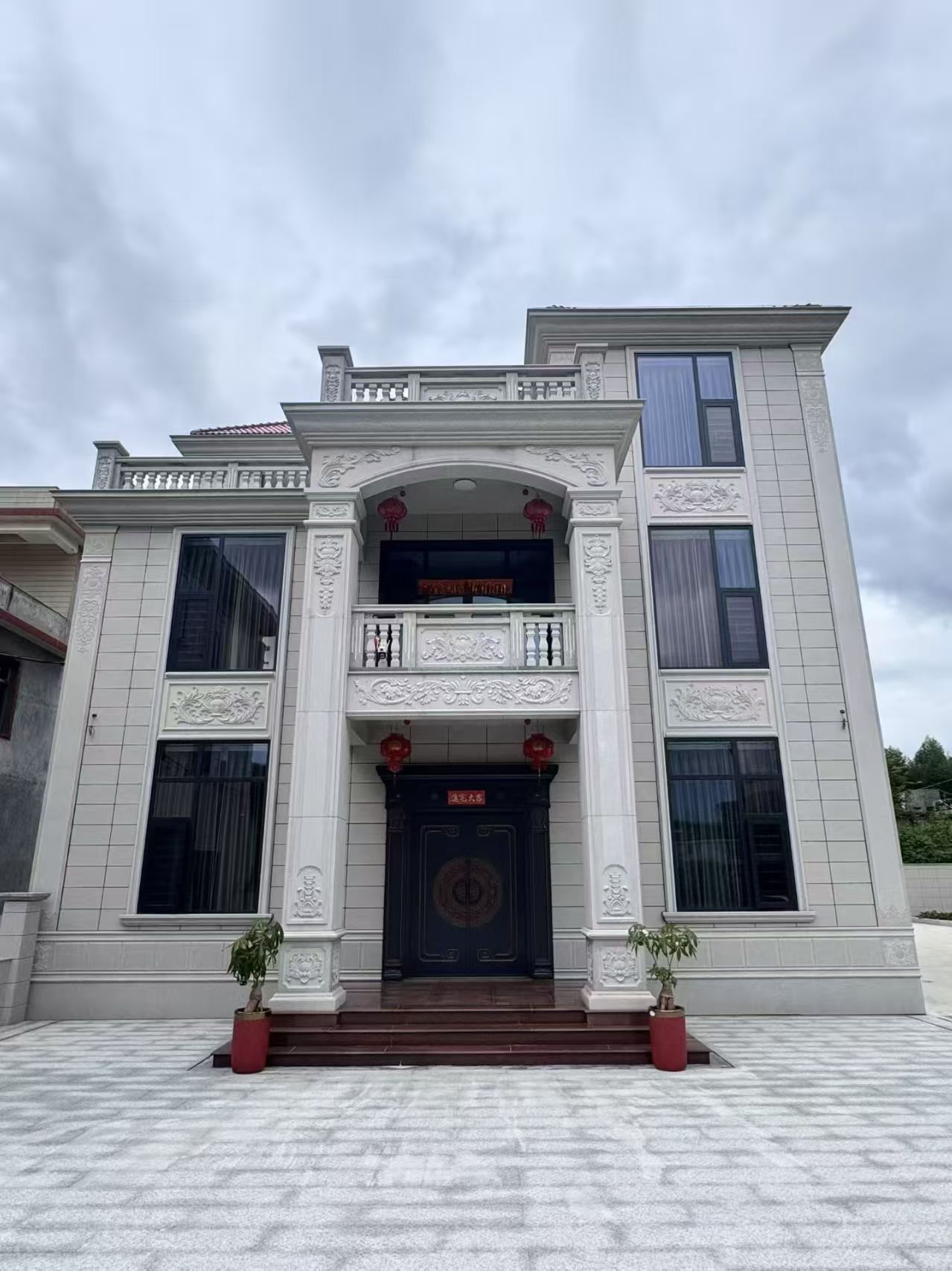 雅安 芝麻白石材别墅干挂案例展示