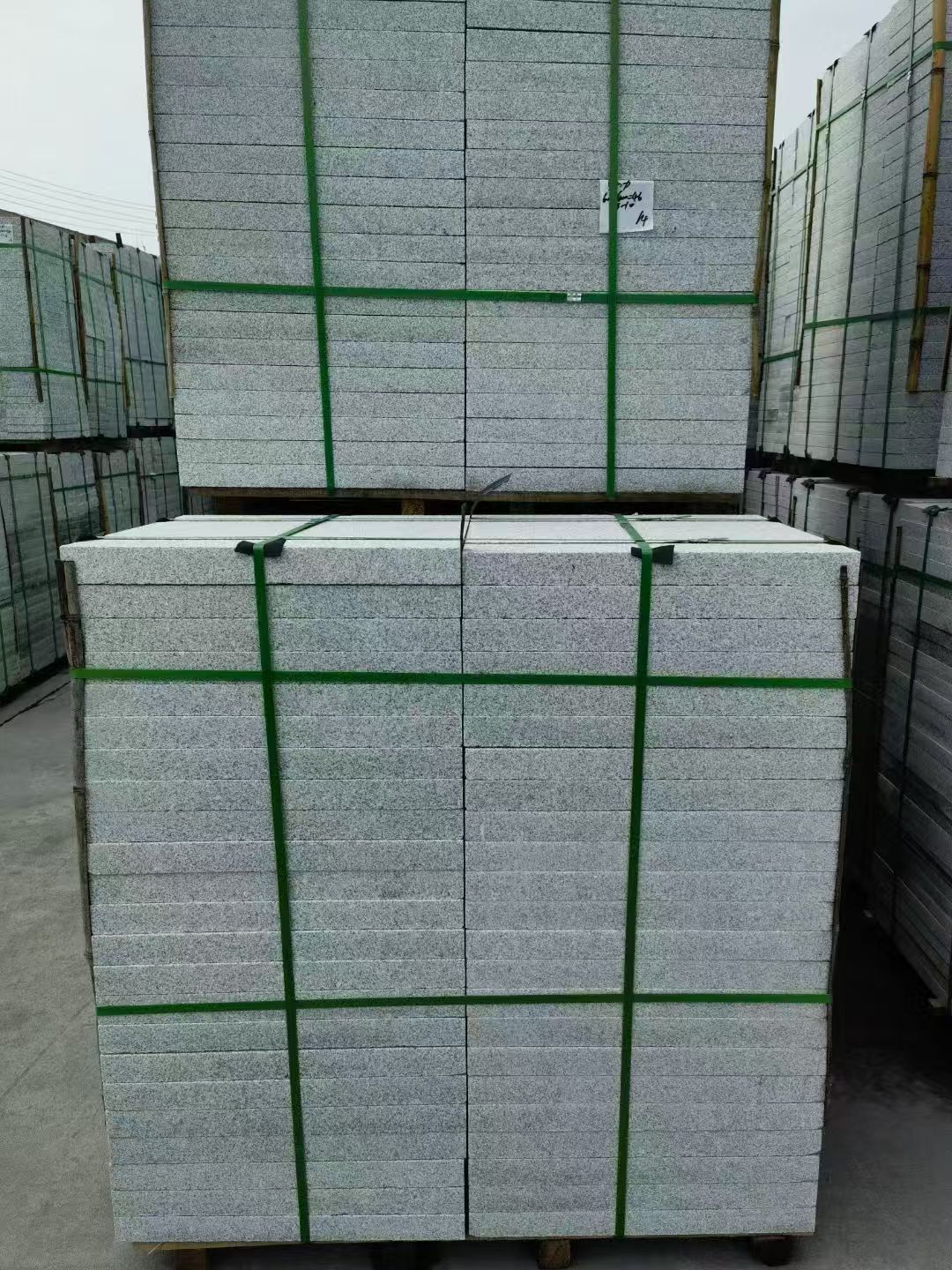 雅安 火烧面地铺石，街道广场园林市政工程板，1.8~5.0厚均有现货