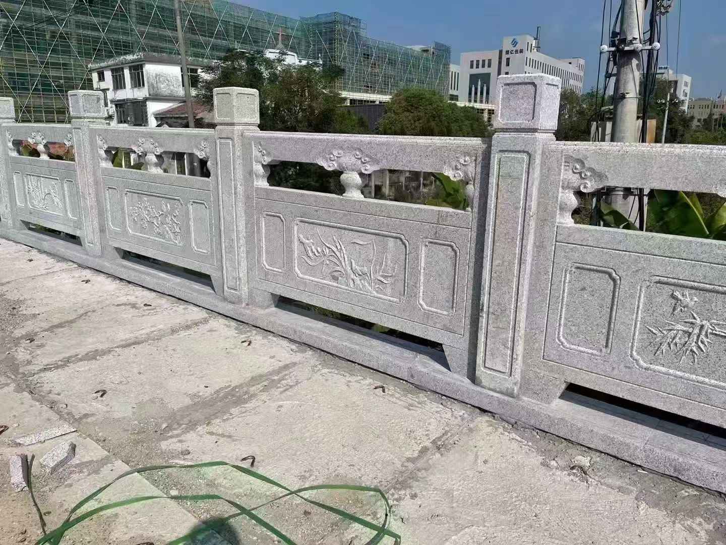 雅安 芝麻白栏杆