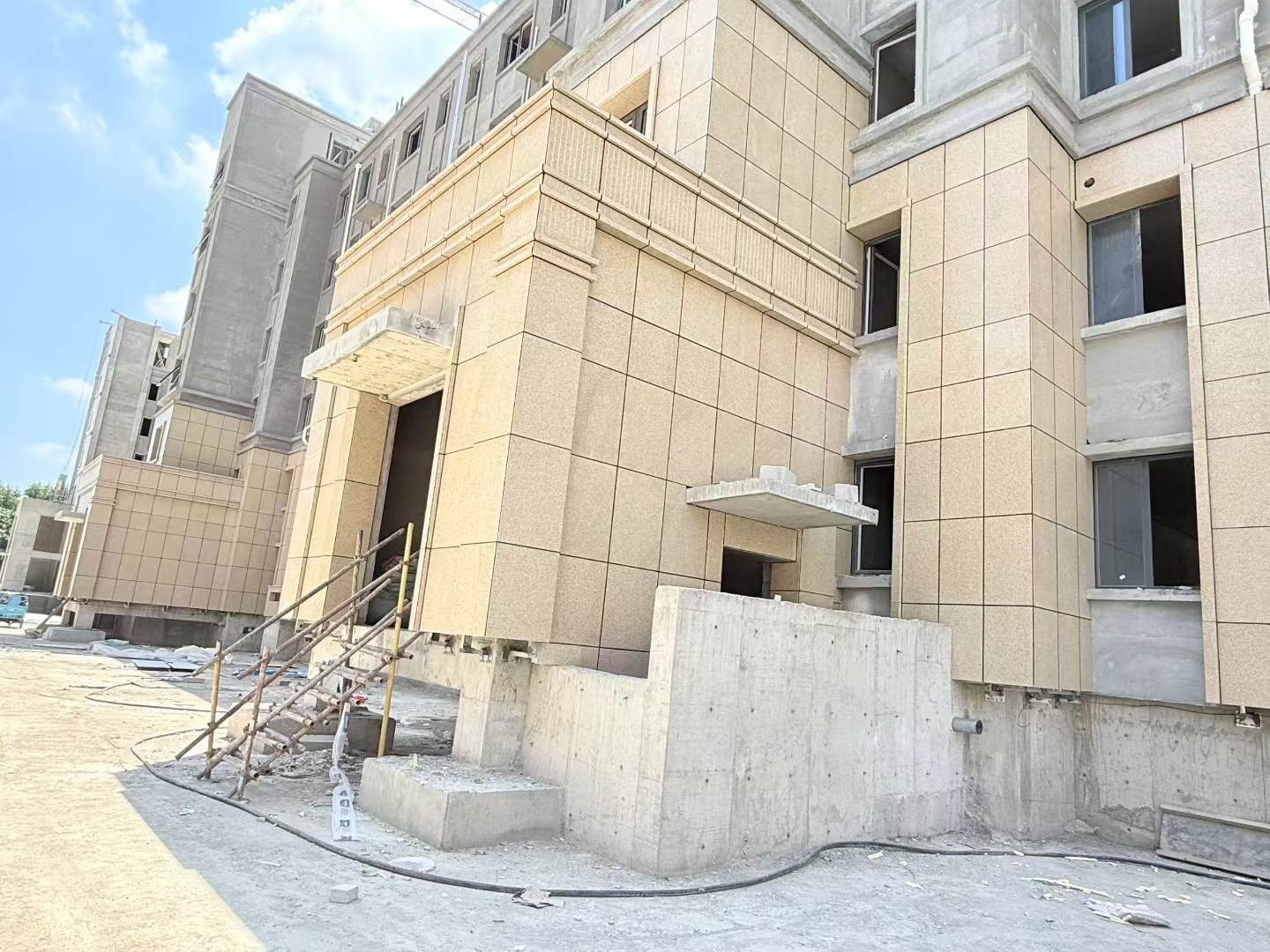 雅安 黄金麻干挂，工地实拍