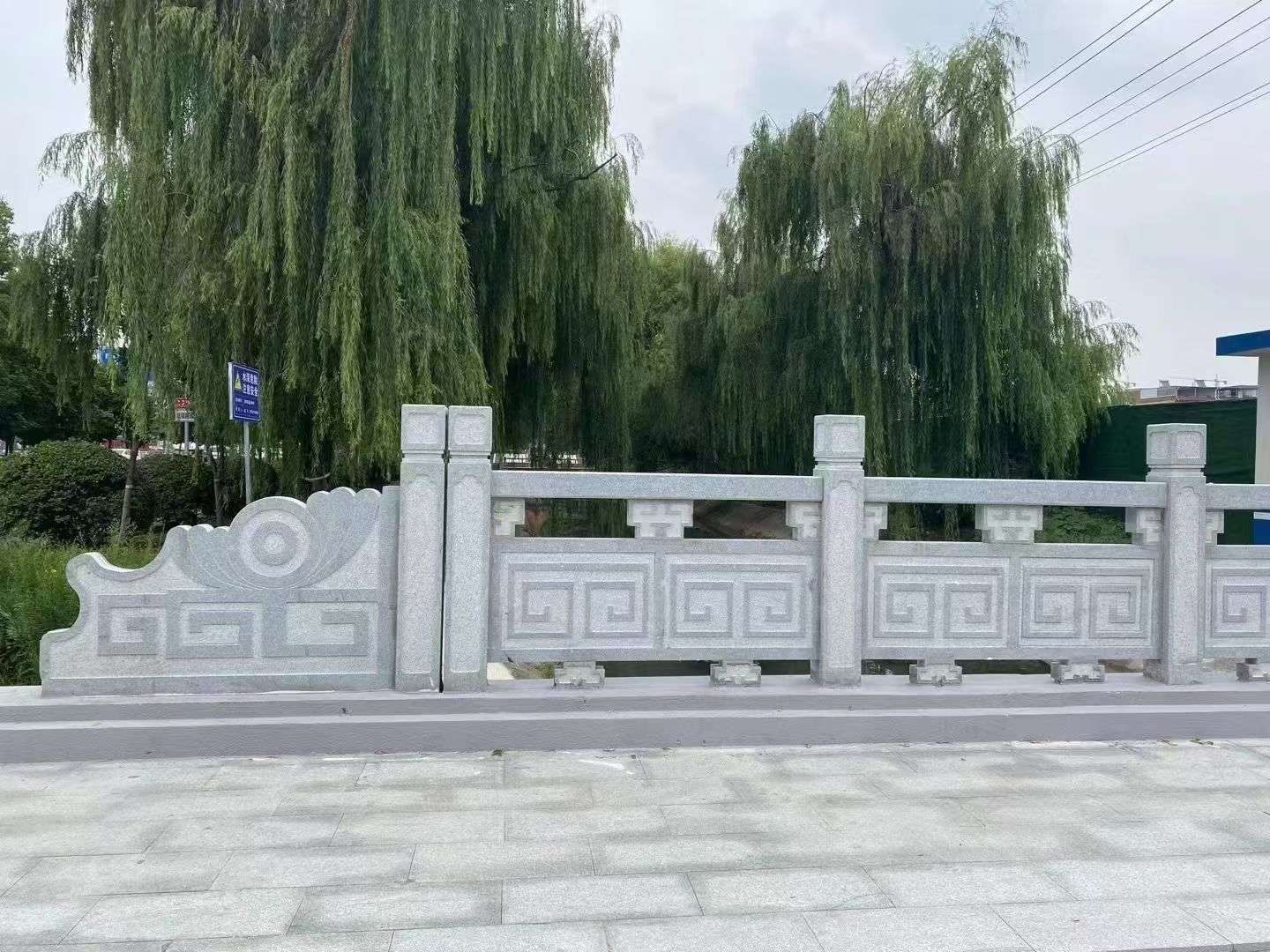 雅安 芝麻灰桥栏杆、河道栏杆安装效果
