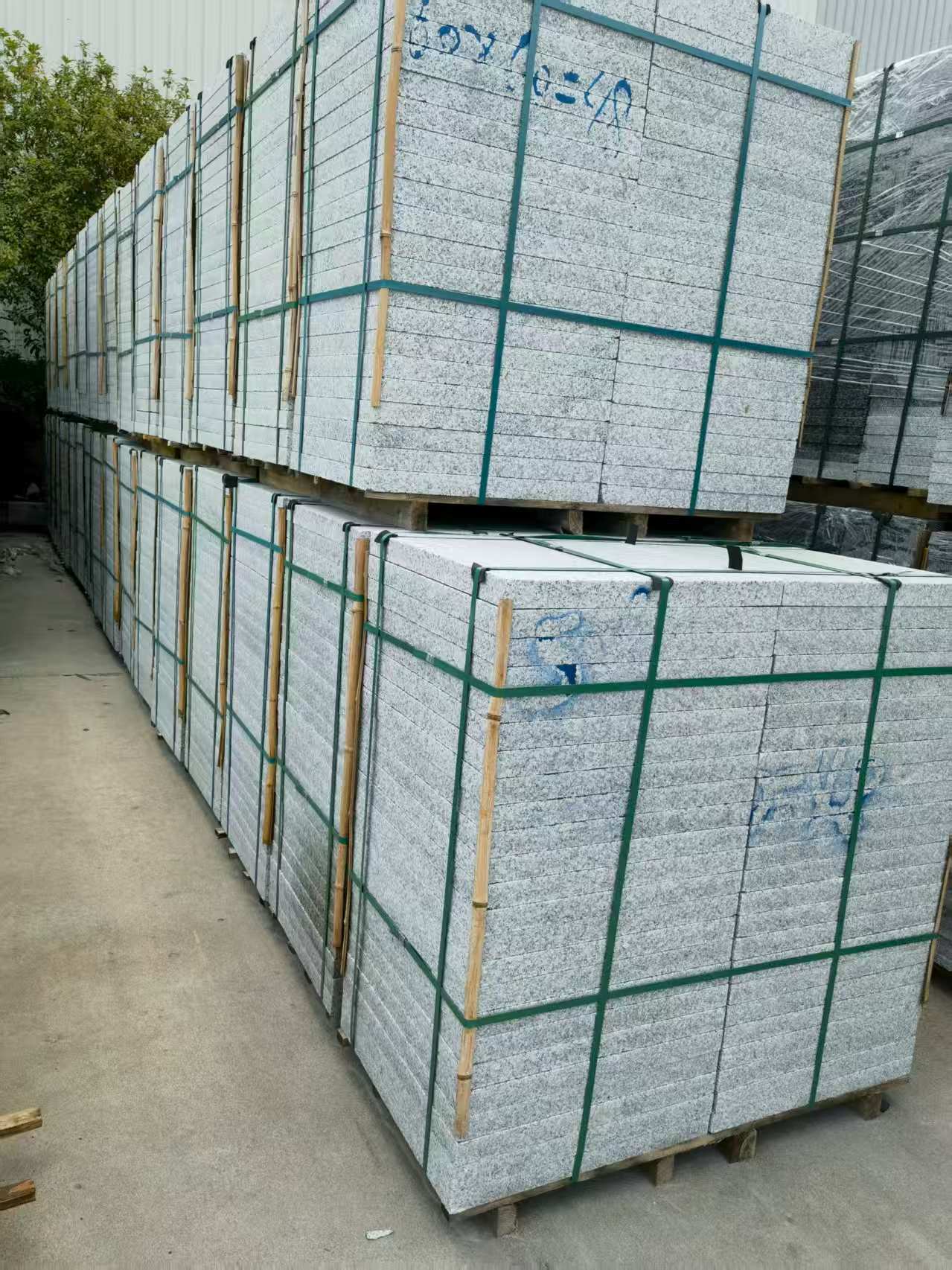 雅安 大花芙蓉白火烧成品，市政园林广场地铺石