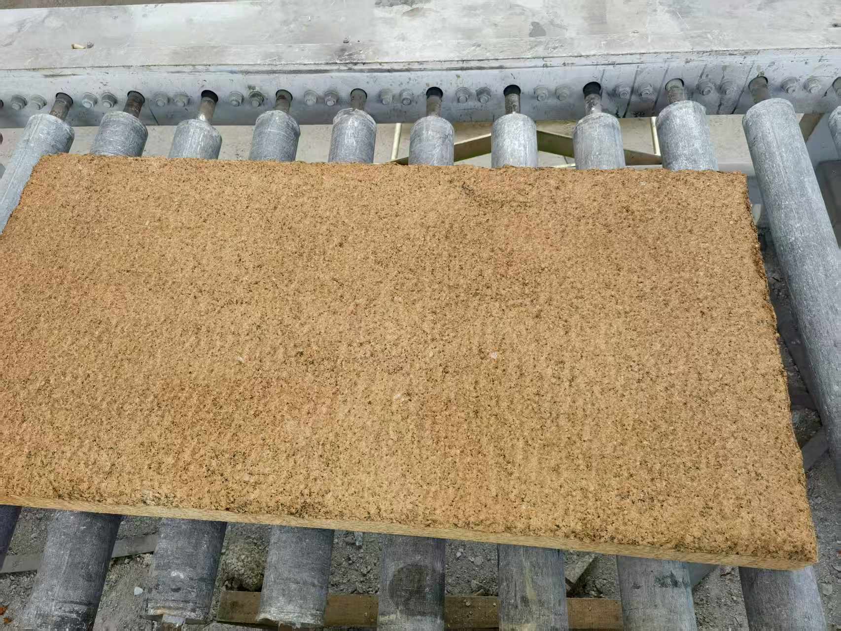 雅安 菠萝面老石板，做旧仿古石，流水线生产加工